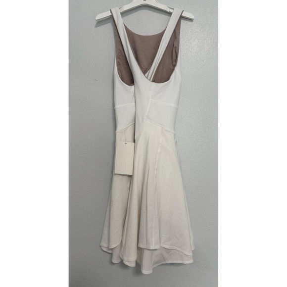 Lululemon Tennis‎ Dress White Sleeveless Crisscross Back Built-in Shorts Size 4 - Picture 5 of 9